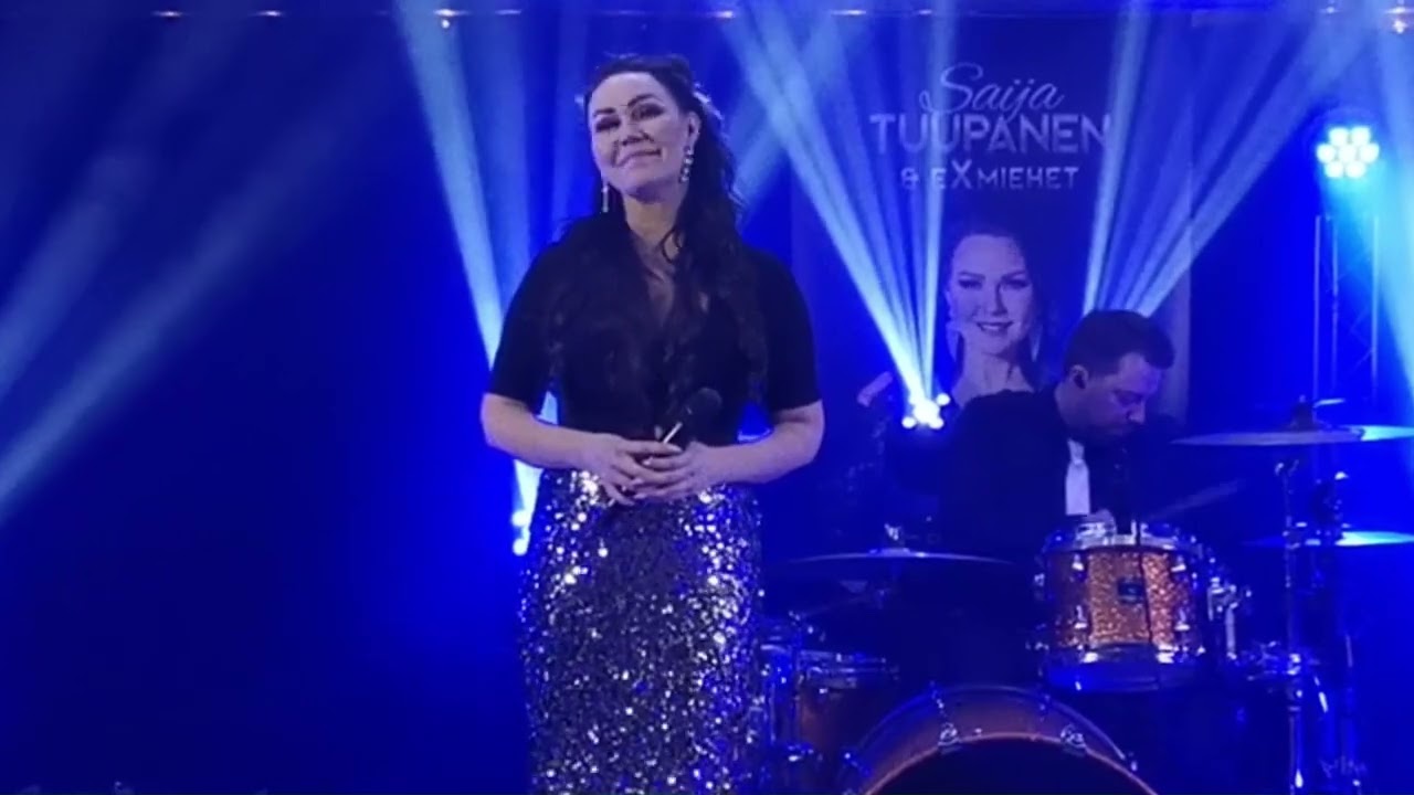 Saija Tuupanen & eXmiehet - Paljon sanomatta jää. Urjanlinna 16.12.2023.