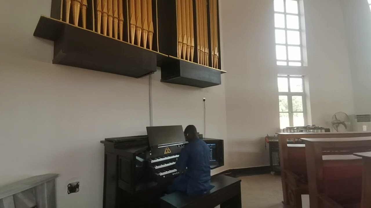 Playing Tune STAMFORD.