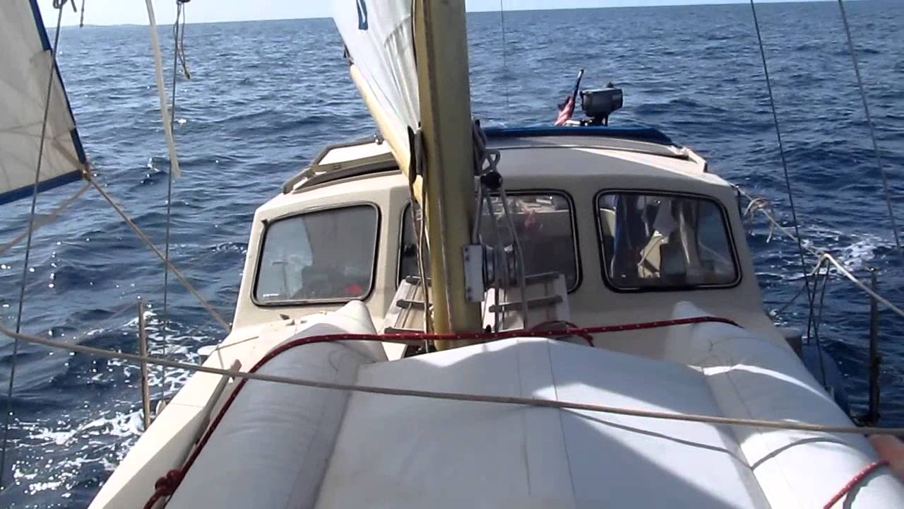  LM27 sailing