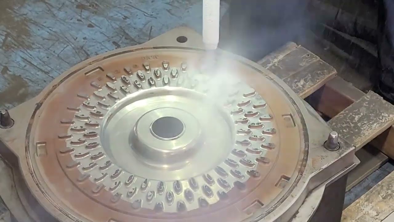 Cold Jet Dry Ice Blasting - Break Steel Moulds
