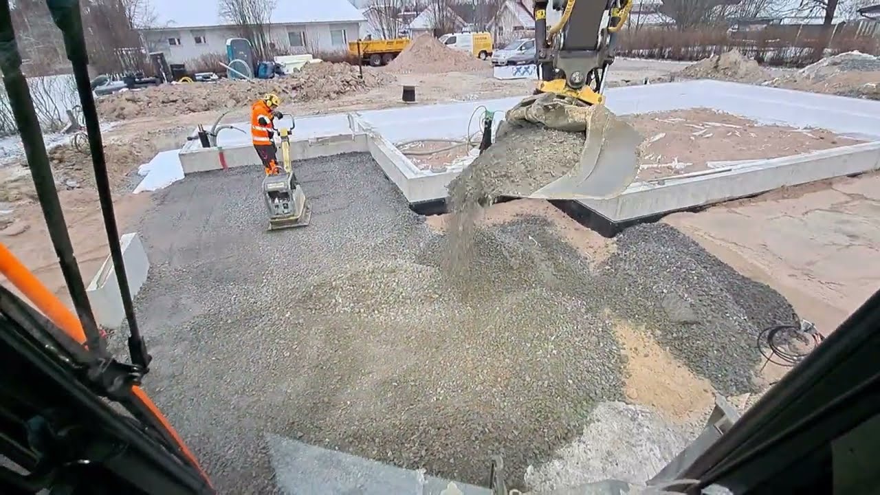 exterior filling. ulkopuolen täyttöä. volvo ewr150E + engcon + trimble