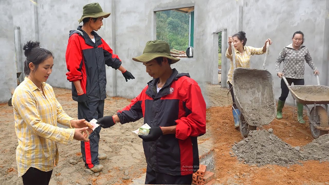 Story Of Perseverance: 18-Year-Old Single Mother Works As A Construction Worker To Make A Living