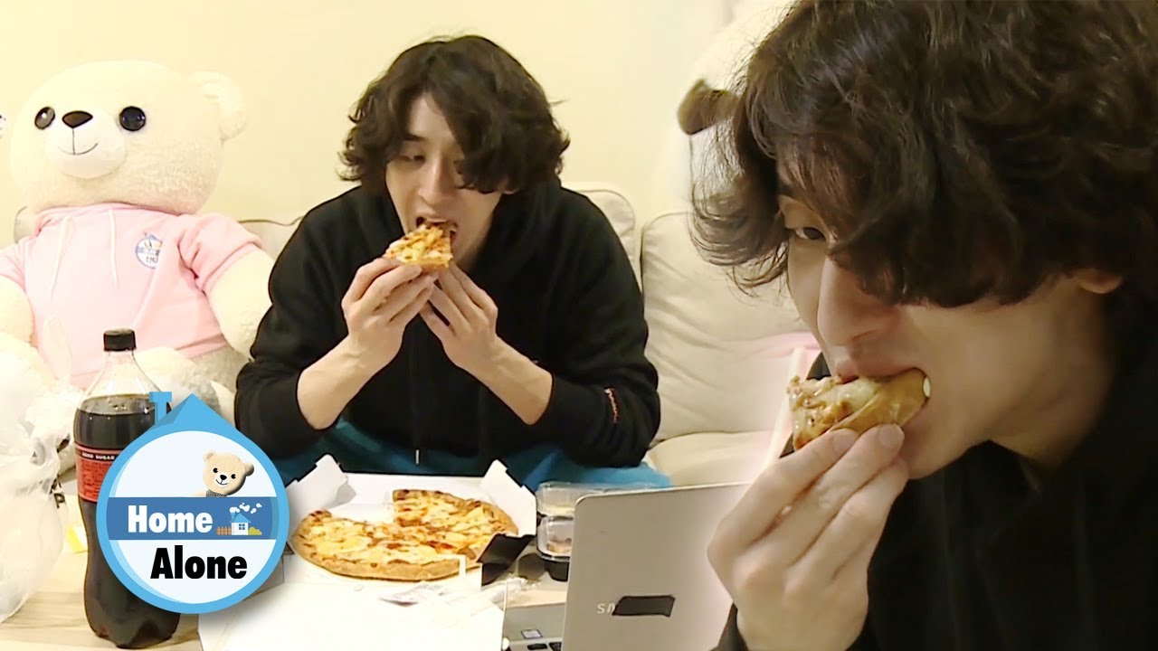 Choi Jung Hoon Finishes a Piece in 2 Bites [Home Alone Ep 289]