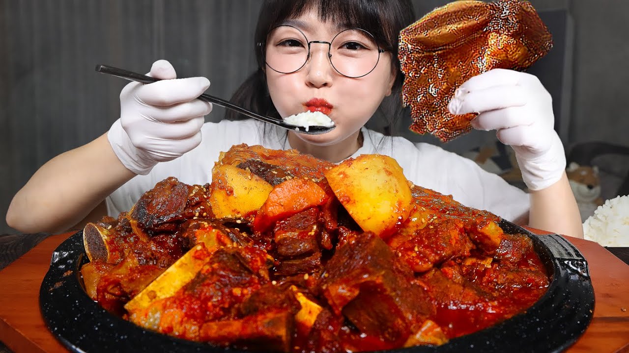 Острые тушеные говяжьи ребрышки с кимчи🍖Mukbang ASMR