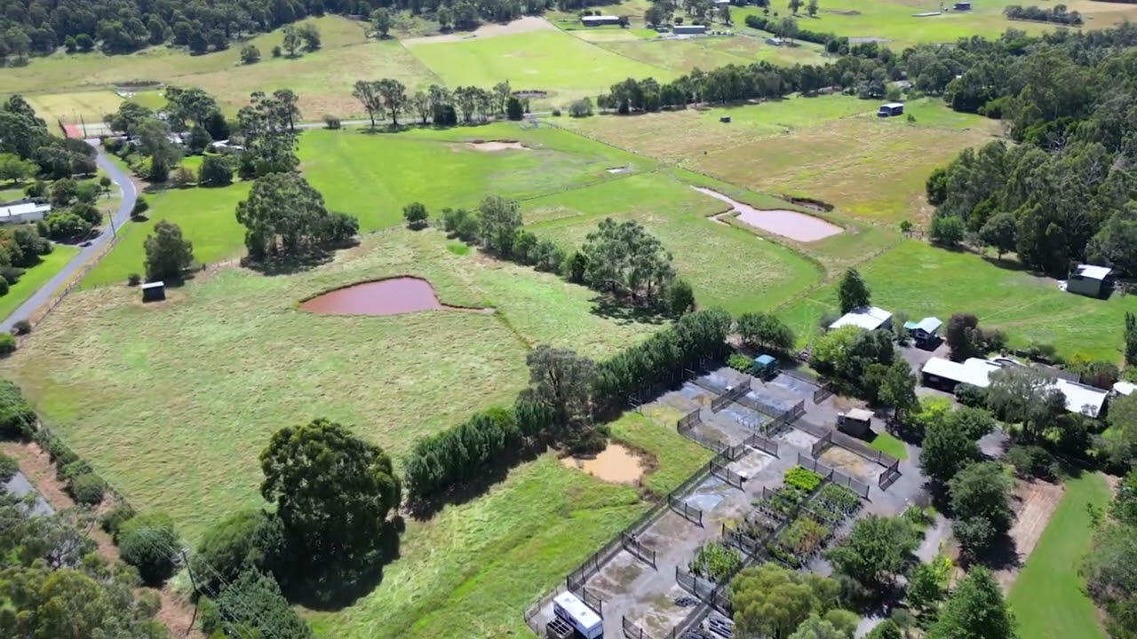 300 Hunts Lane, Steels Creek.