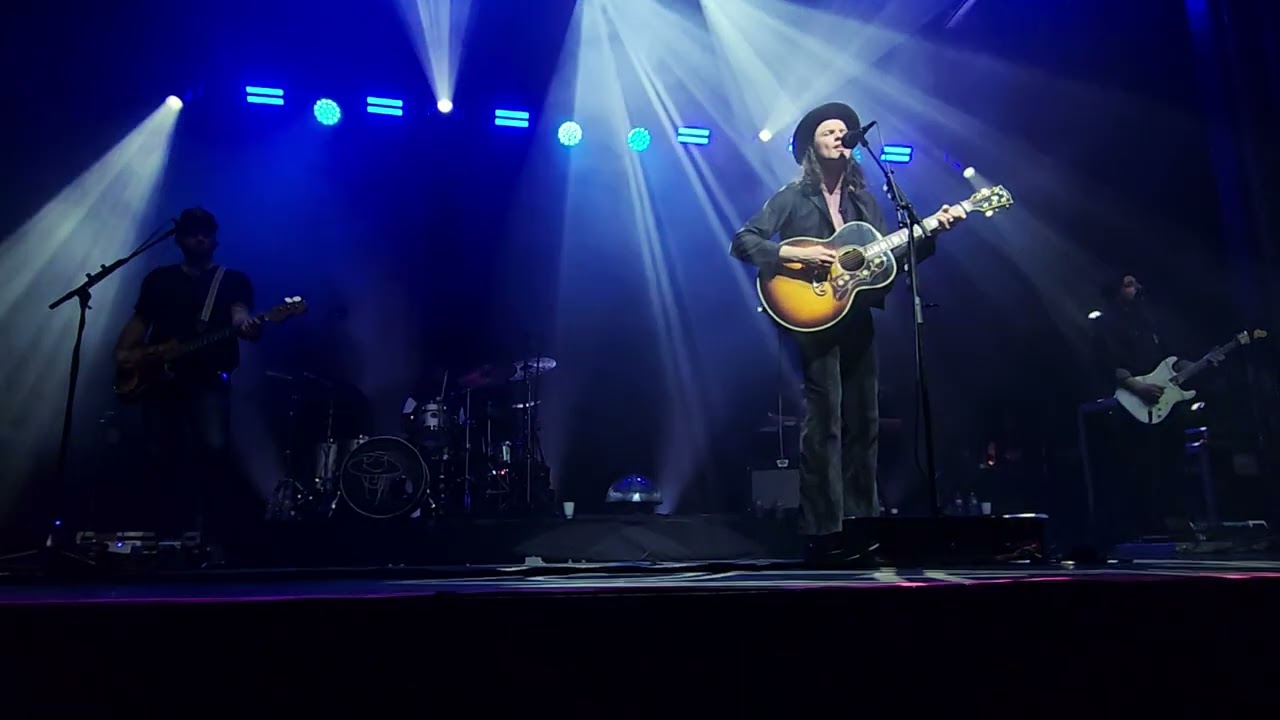 25-05.13 - James Bay - Us (5)