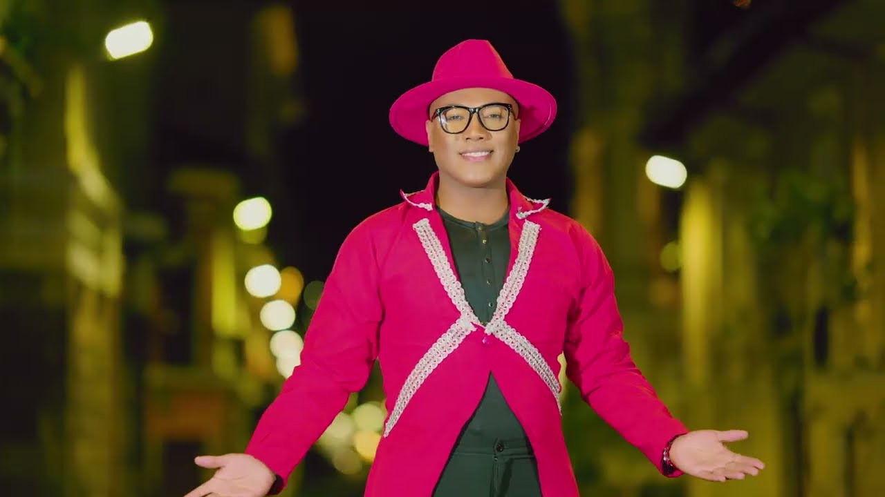 DAVIS ALEXIS EL CANTANTE ECUATORIANO - VOY A OLVIDARME - ( VIDEO OFICIAL 4K ) 2025