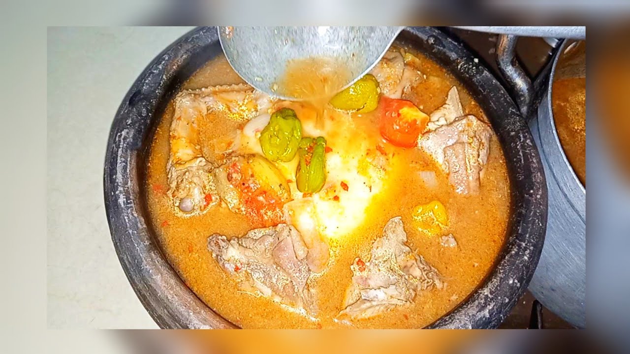#LuckysKitchen #57 : Foufou avec sa sauce tomate au poulet à la façon Lucky😋 || LuckyLuc