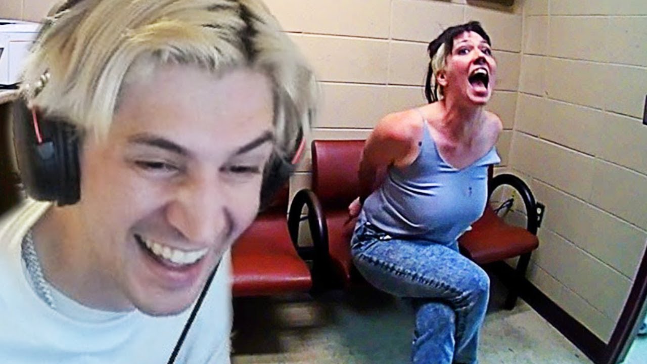 Woman Causes Complete Chaos After Backing into Police Car | xQc Reacts