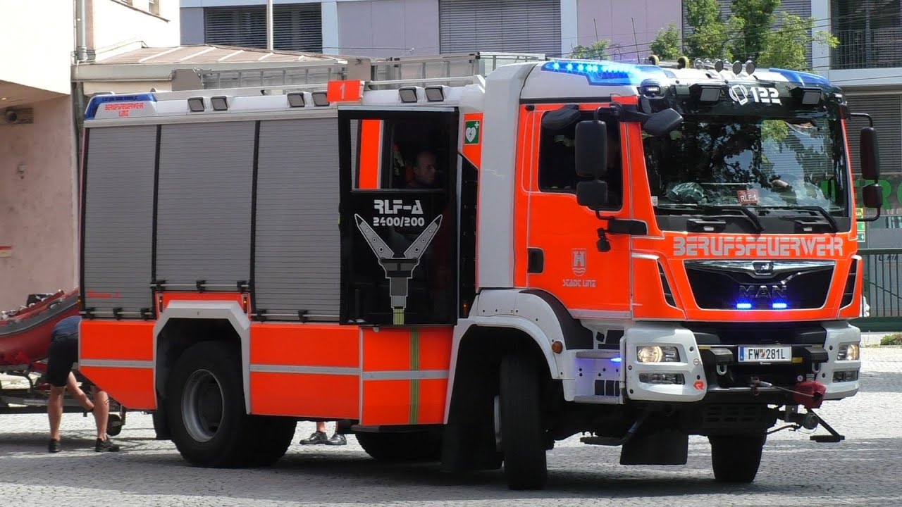 (Taucheinsatz) RLF 1 + A-Boot + KDOF Berufsfeuerwehr Linz