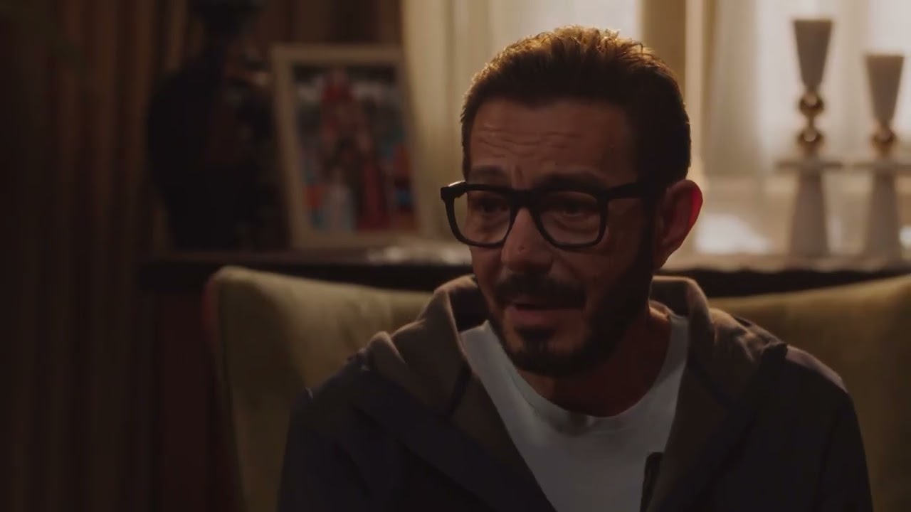 انا معاكي وجنبك مش عايزك تتكسفي مني ... شريف بيحاول يعوض غياب الأم لبناته  | لعبة وقلبت بجد