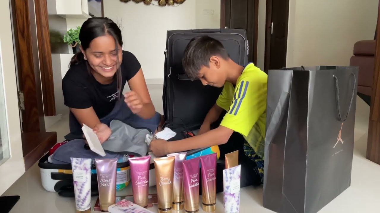 | Unboxing Dubai luggage | Ma Munmy Maa Kosam Em Techindho Chudandi | Dubaivlogs @namasthemacha