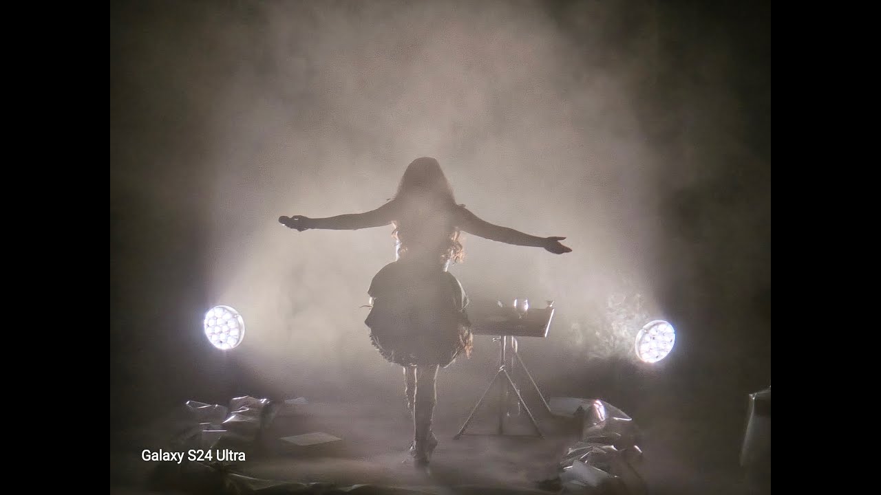 Mon Laferte en Paris