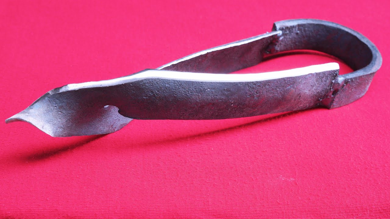 BLACKSMITHING, FORGING A HAND EARTH AUGER.!