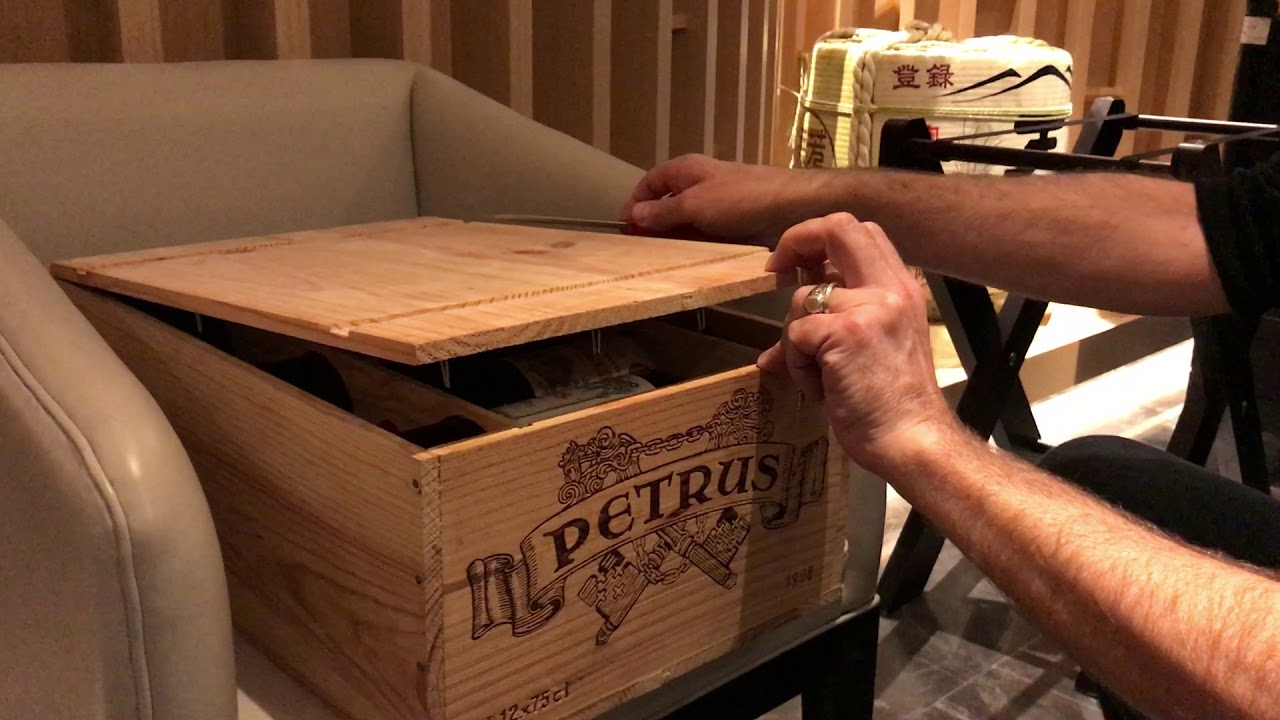 LeDomduVin: Petrus 1998 case opening (by LeDomduVin)