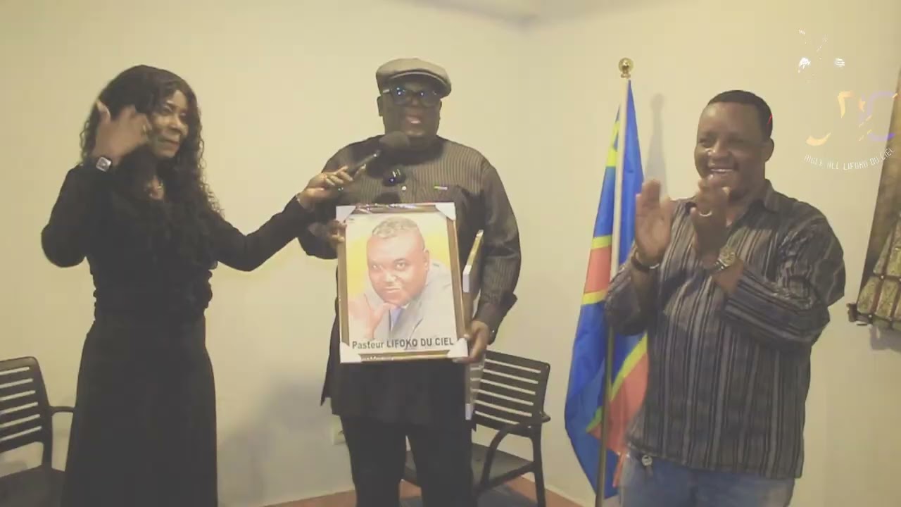 Remise de trophée au Grd Poète Lifoko du Ciel par les journalistes chrétiens d’investigat% de la RDC