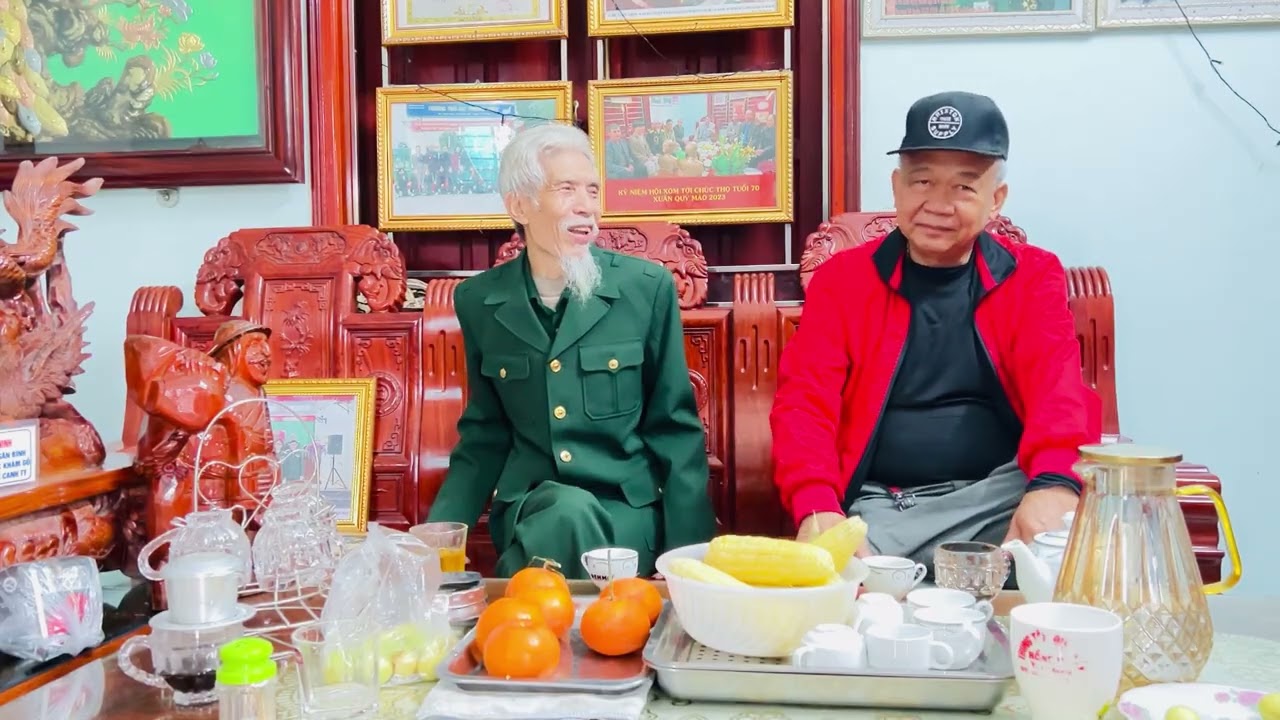 Bố đọc thơ uống trà
