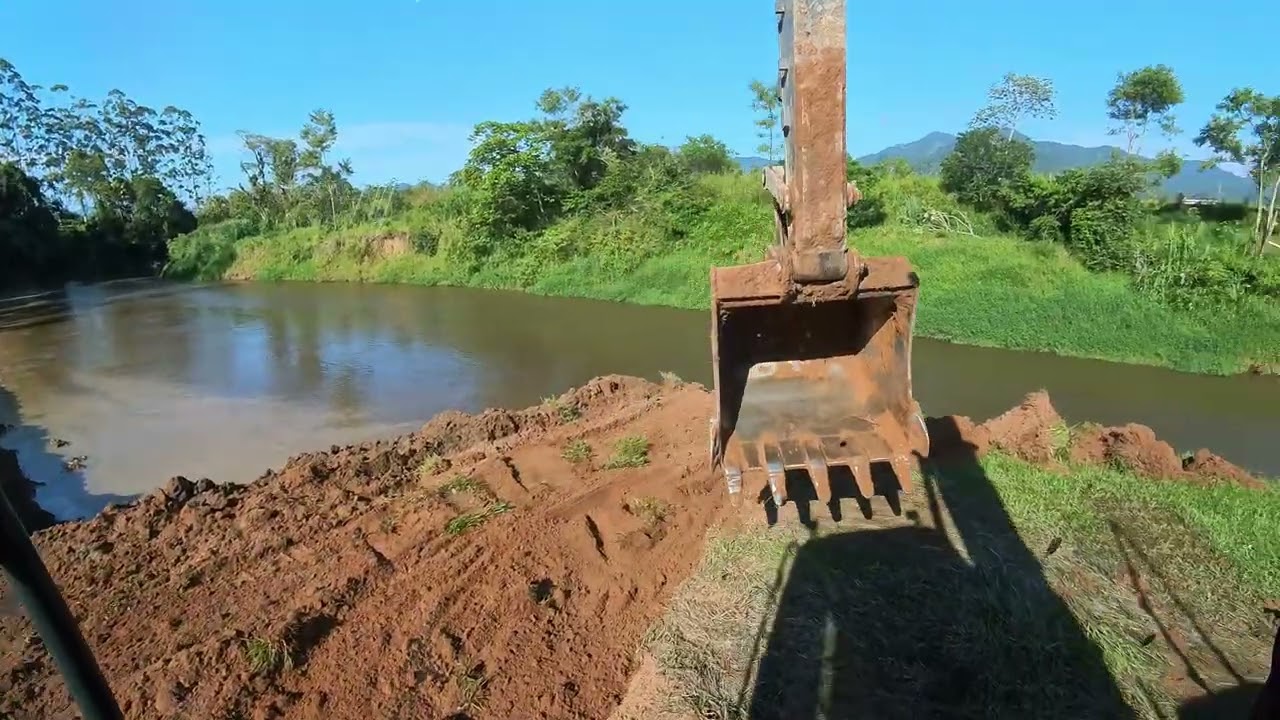 tirei mais de 500 cargas de areia nesse pedaço de rio