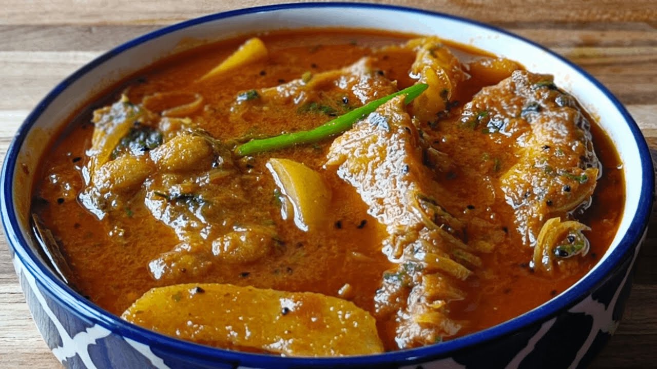 How To Make Katla Macher Jhol In Bengali Style | Katla Macher Jhol Recipe | Sumi's Cooking Corner