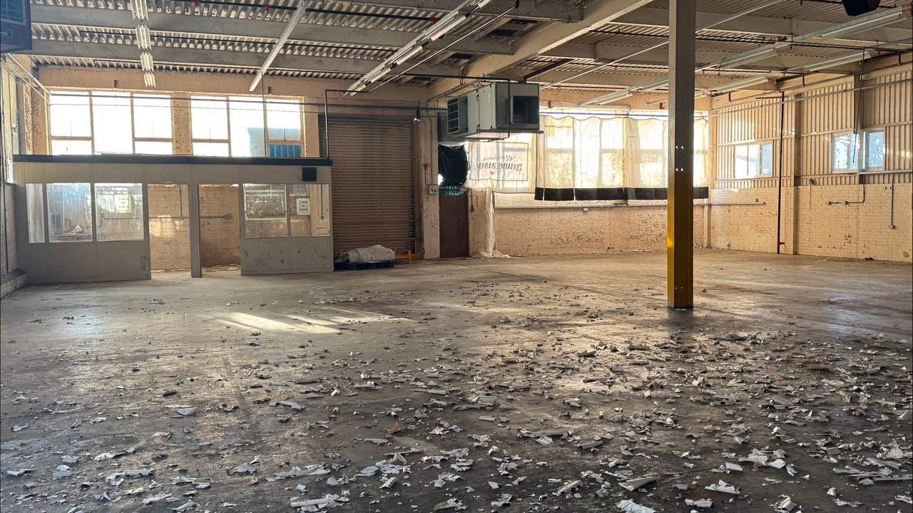 Sneaking in to a HUGE old British industrial site…