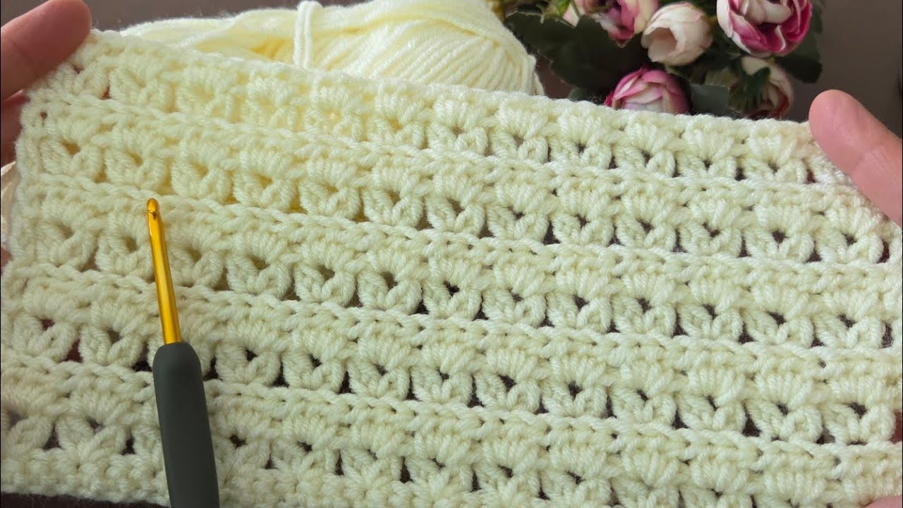 Would you like to knit this wonderful crochet pattern with me🤗 It's just two rows repeated 👌  jumper