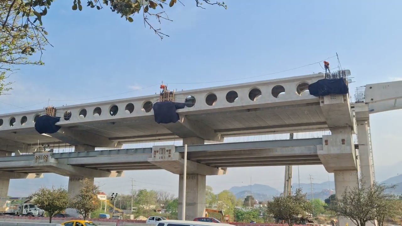 Avances del estación palacio del Monorriel    Monterrey    NL  Mexico