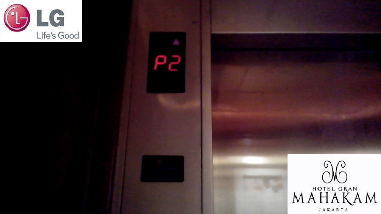Old LG Elevator (1997) at Gran Mahakam Hotel (Right)