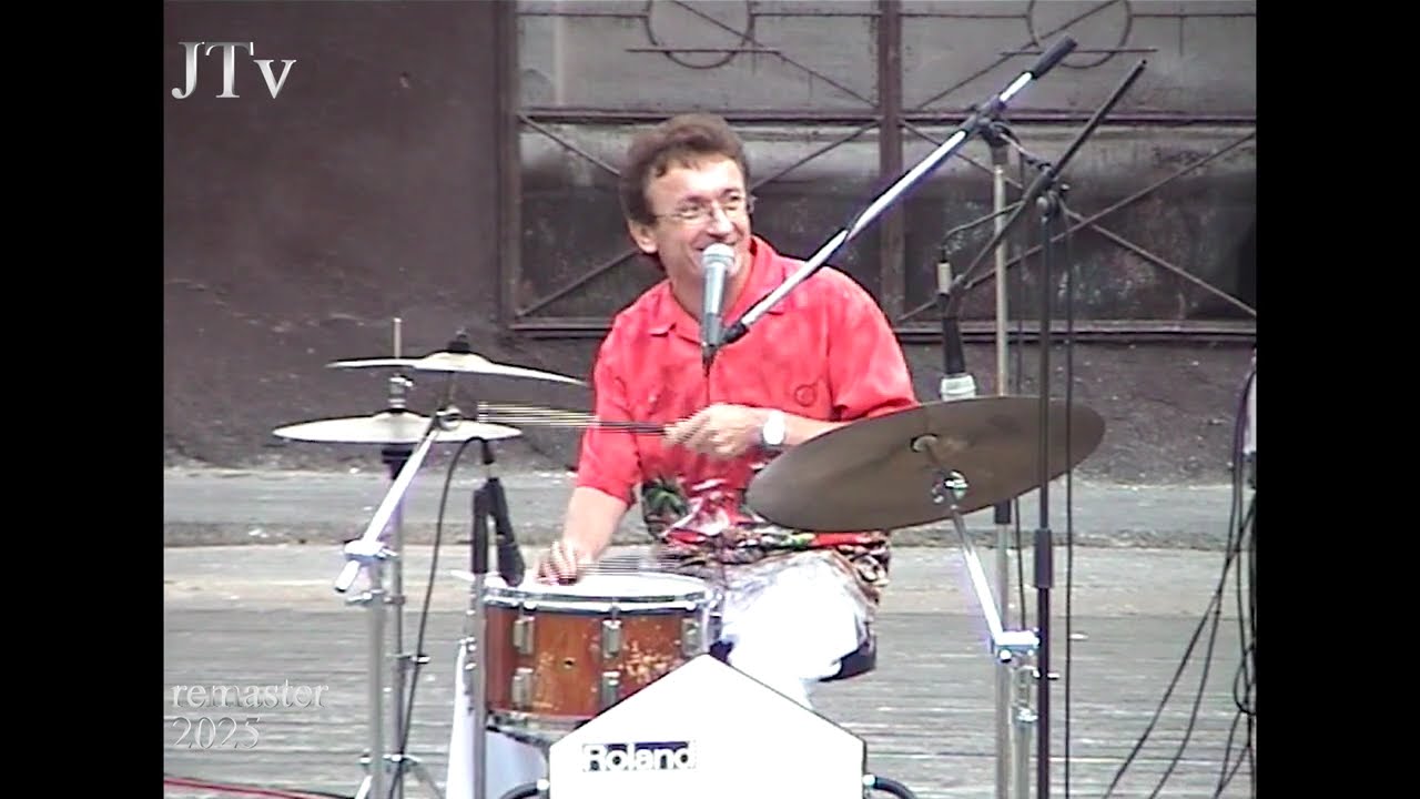 Senzi Senzus 2004