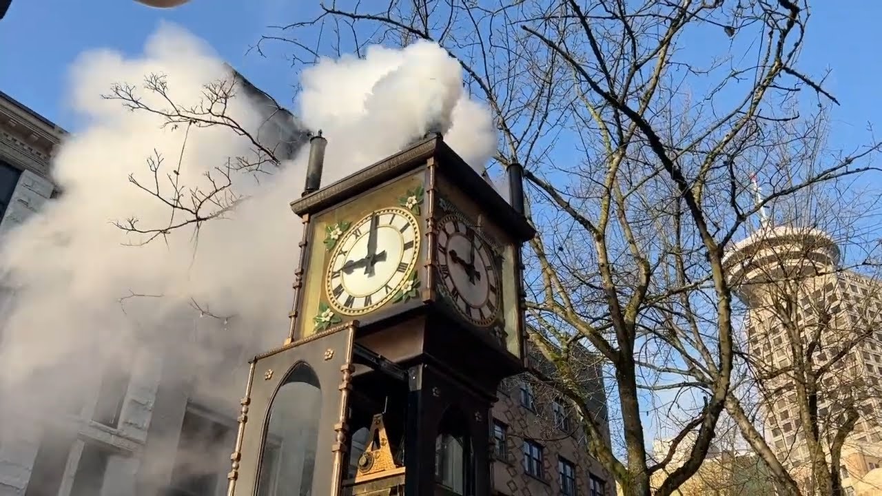 Experience the Charm of Gastown's Steam Clock as it Strikes 9: A Timeless Landmark in Vancouver