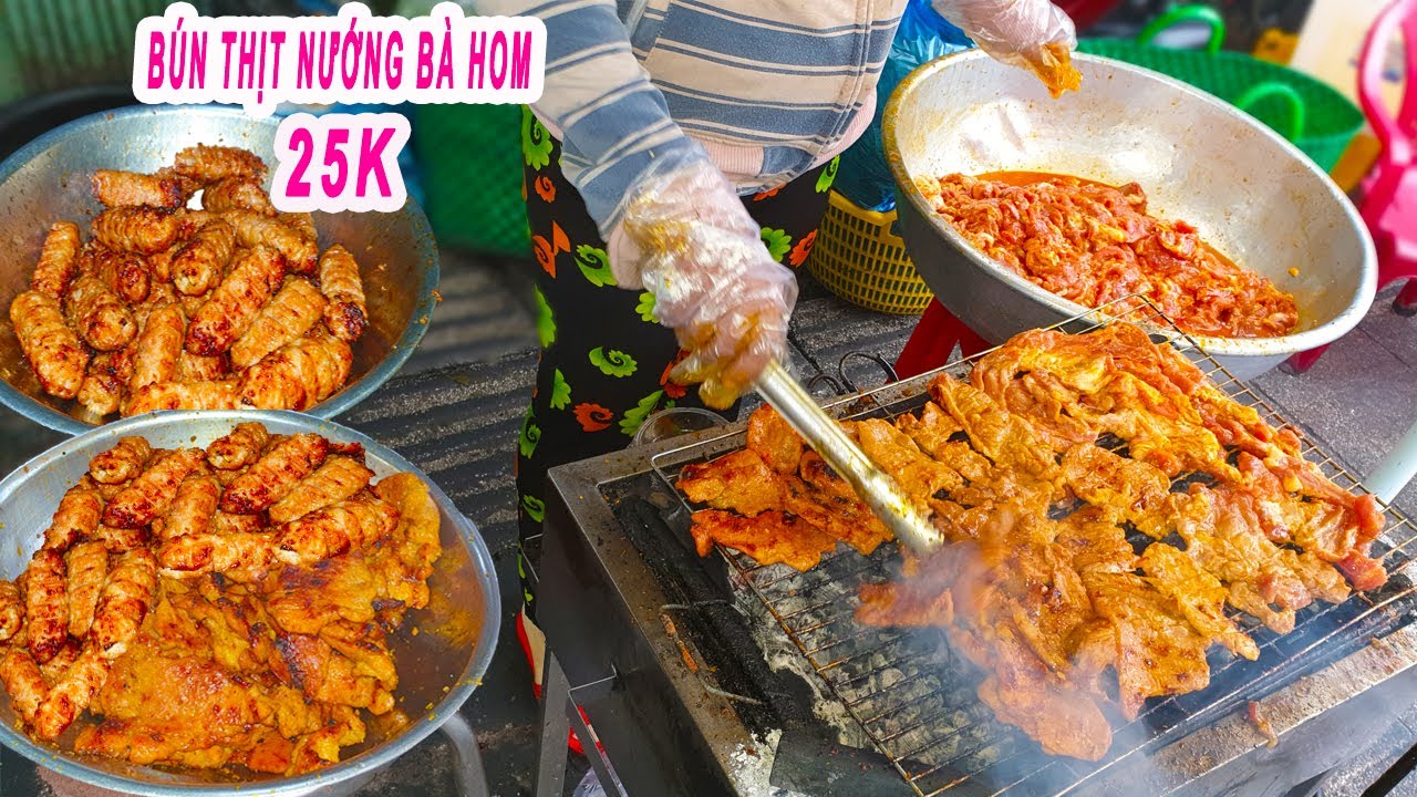Kỳ lạ Bún Thịt Nướng Bà Hom bán từ 3h sáng siêu đông khách ở Sài Gòn