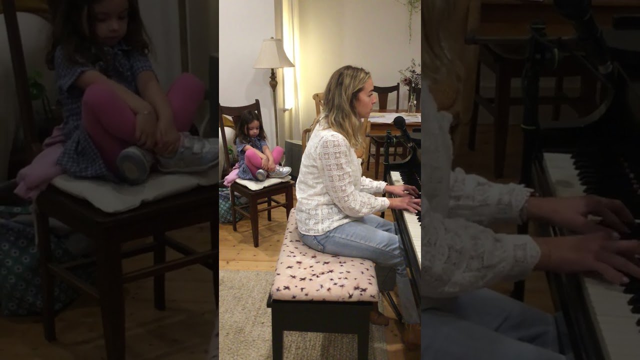 Mathilde plays her four chord project about Mila and Audrey
