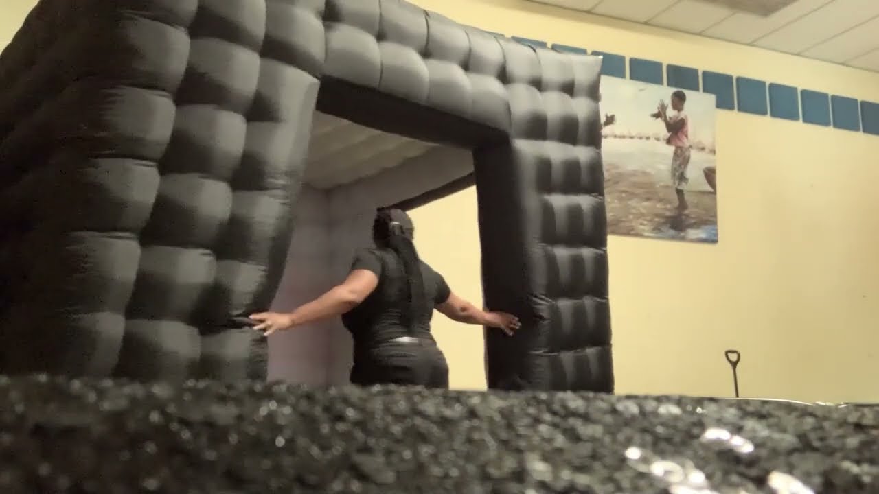 Unboxing, Set Up and Review of the Inflatable Photo Booth