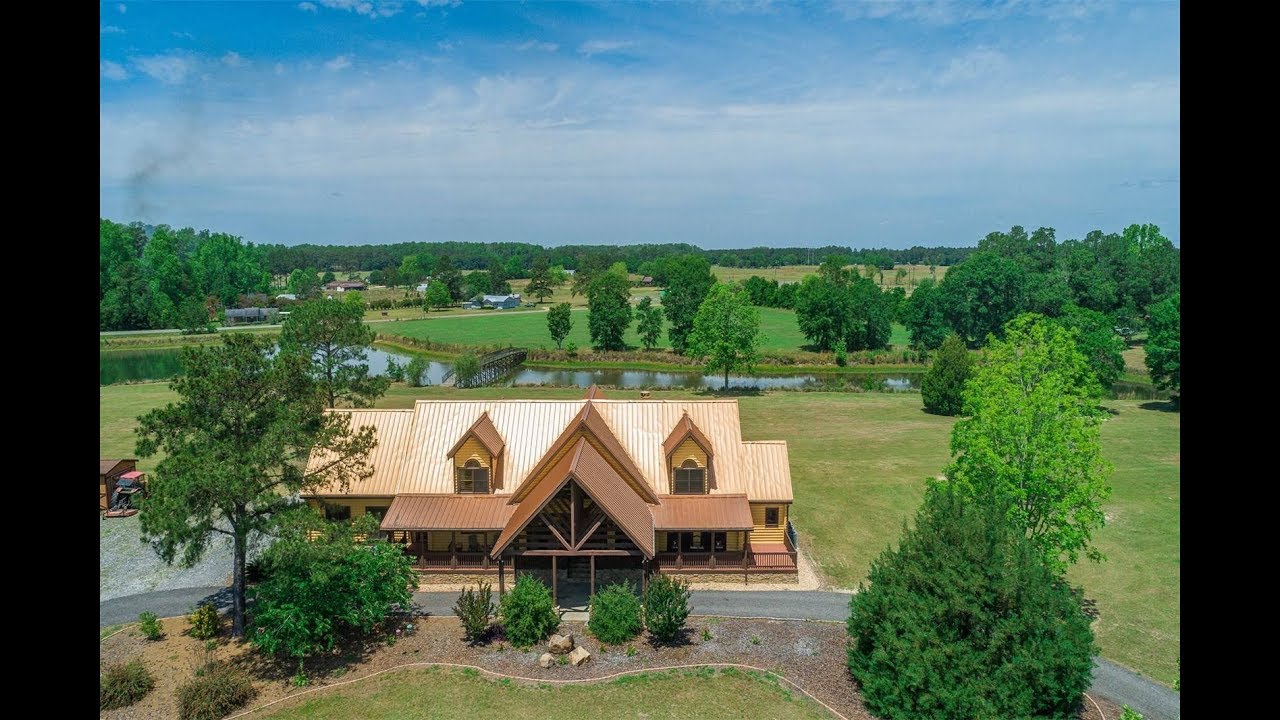 Sprawling Rustic Lodge in Alma, Georgia | Sotheby's International Realty