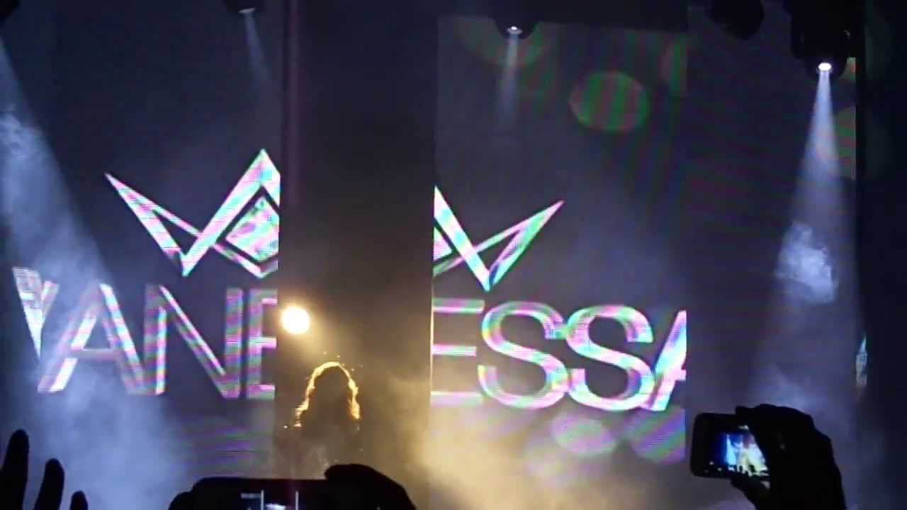 WANESSA CAMARGO NA BLUE SPACE ( ABERTURA)