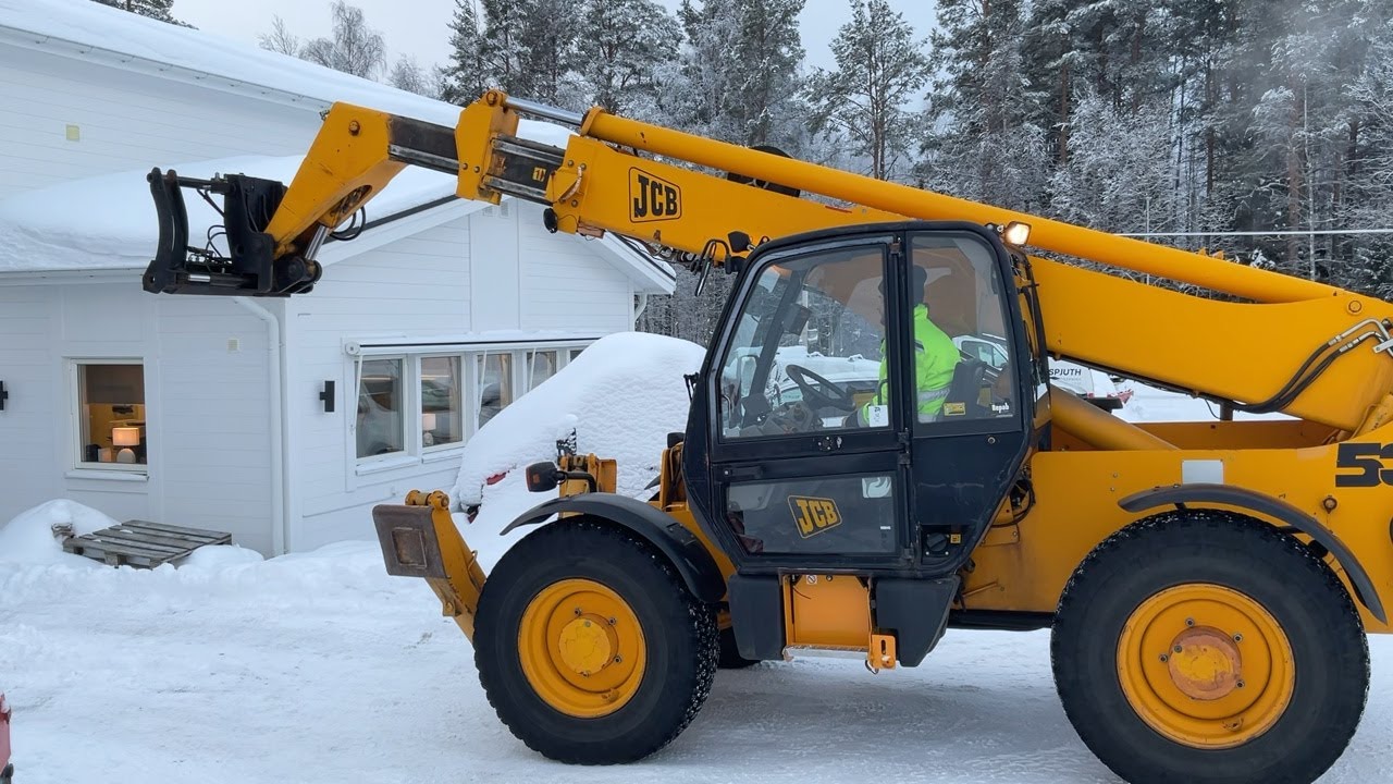 Köp Teleskoplastare JCB 537 H 135 på Klaravik