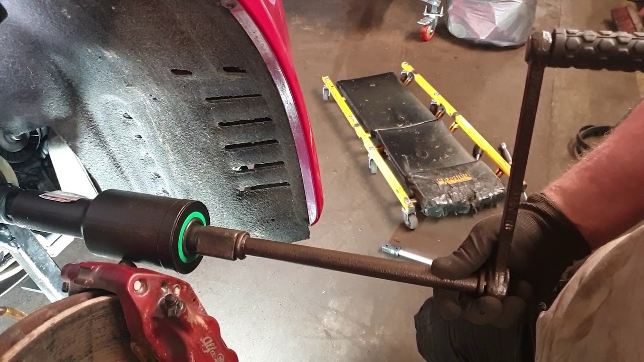 Stubborn crank pulley bolt/nut removal technique (alfa romeo 147 gta)