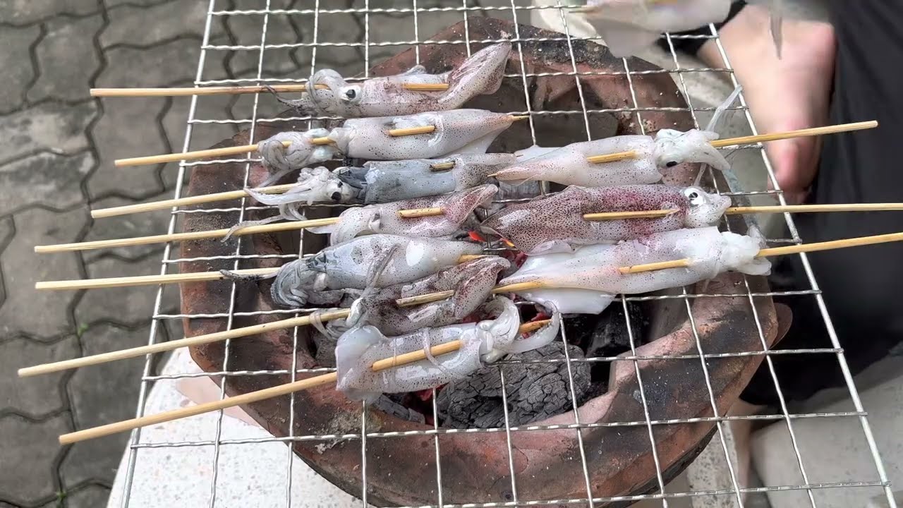 ย่างหมึกกะตอยหมึกสดๆ