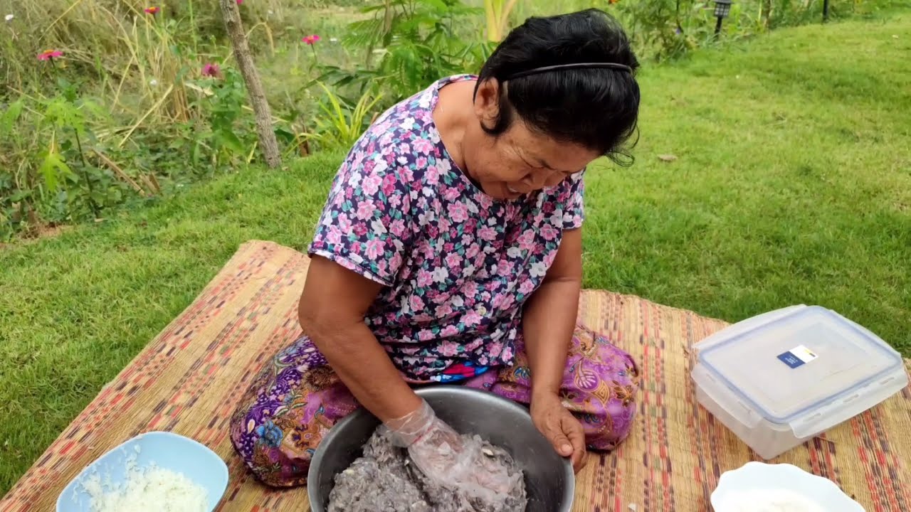 ยายเตี้ยทำส้มปลาน้อย