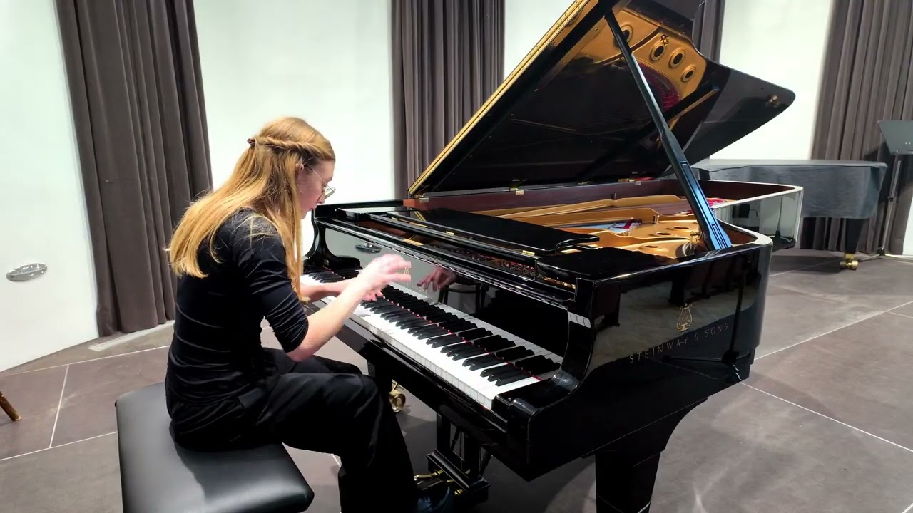 Oliver Messiaen Quatre études de rythme: Il de Feu 1 played by Jana Maria Deutschmann