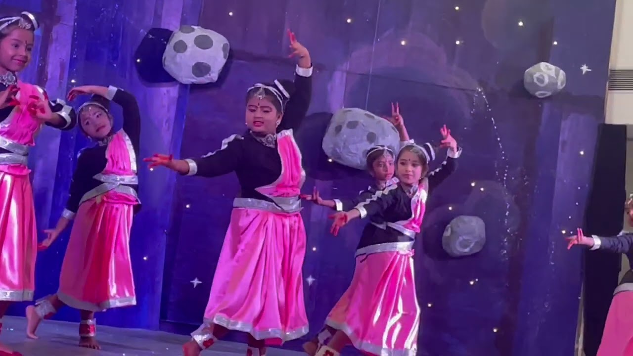 Akansha dance at Mahatma school (CBSE)