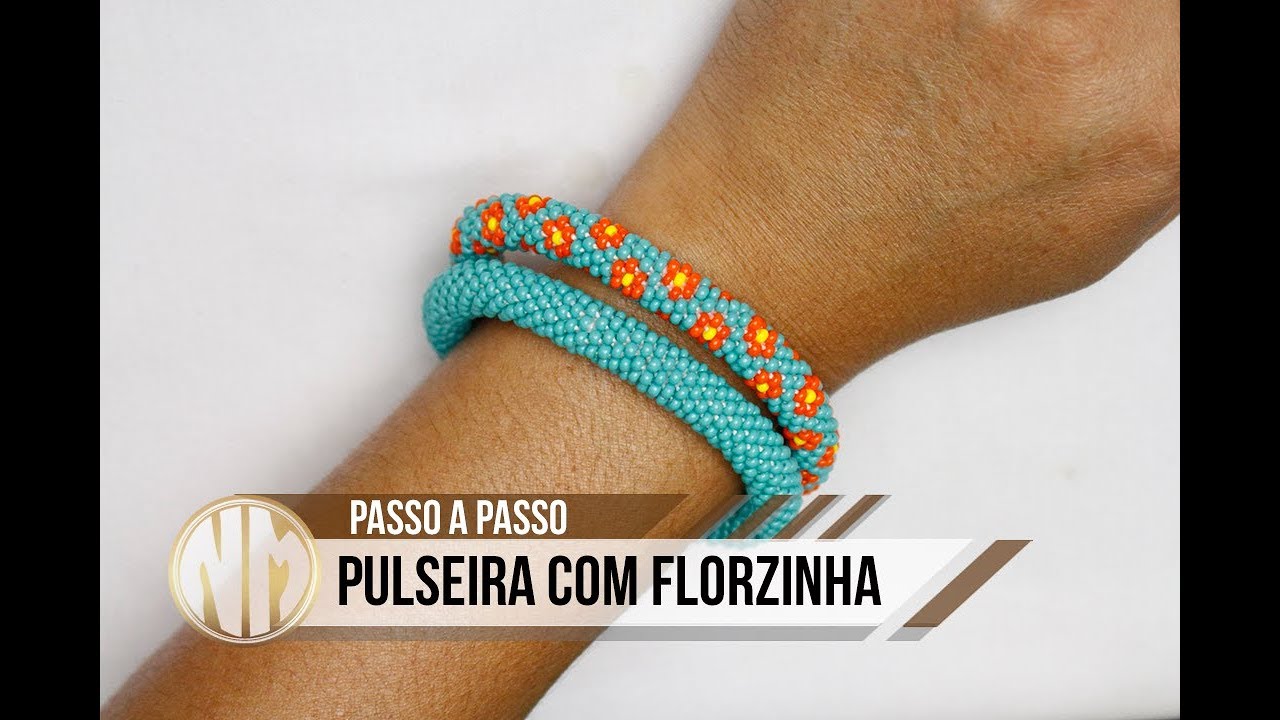 Pulseira com Florzinha feita no crochê - passo a passo