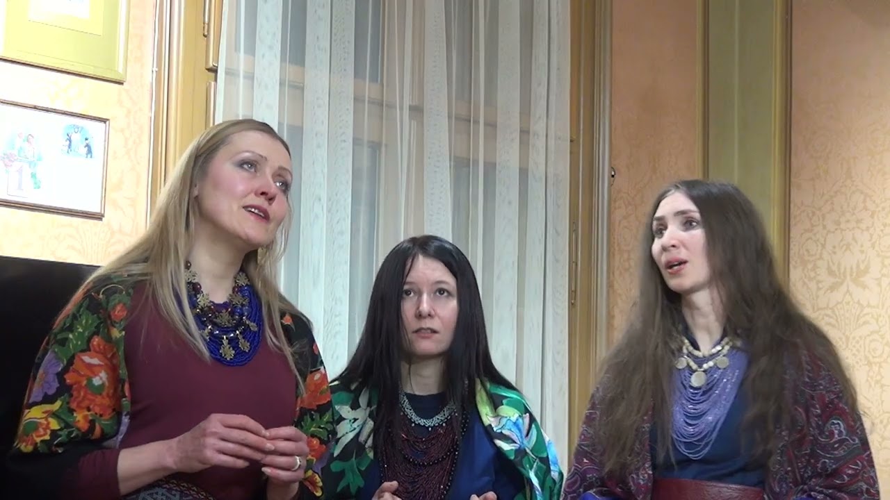 Летять голуби, летять білії