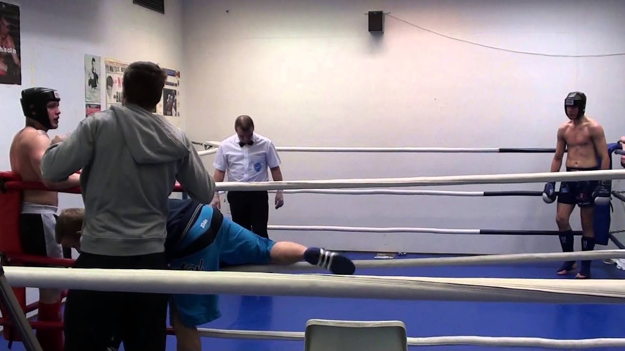 -81kg näytösottelu K1: Aleksi Mäntykivi - Mikko Tirronen