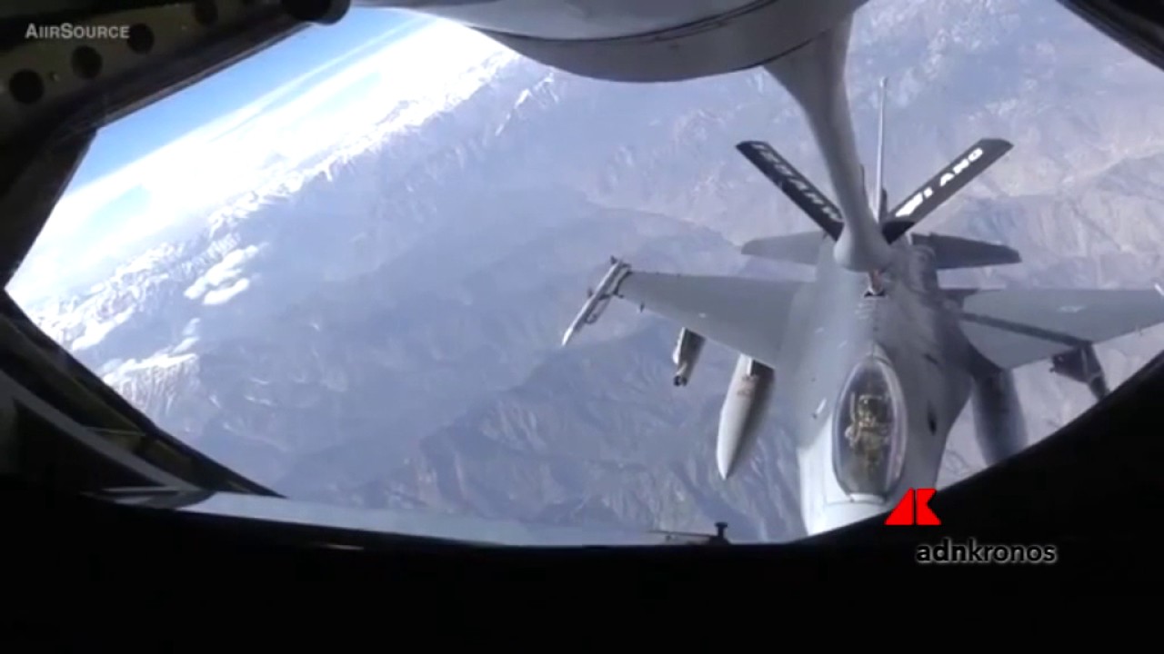 Il rifornimento in volo 'mozza il fiato' ...