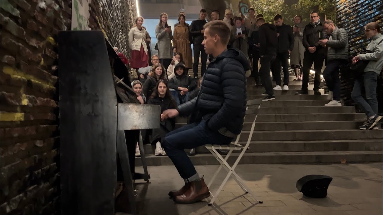 Я іду до Тебе з хвалою / молодь прославляє Бога в центрі Києва