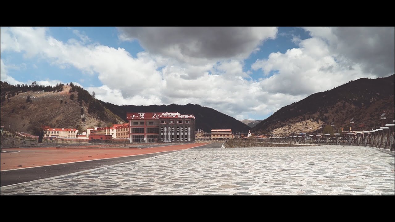 藏匿在四川甘孜藏族自治州的一个美丽小乡村