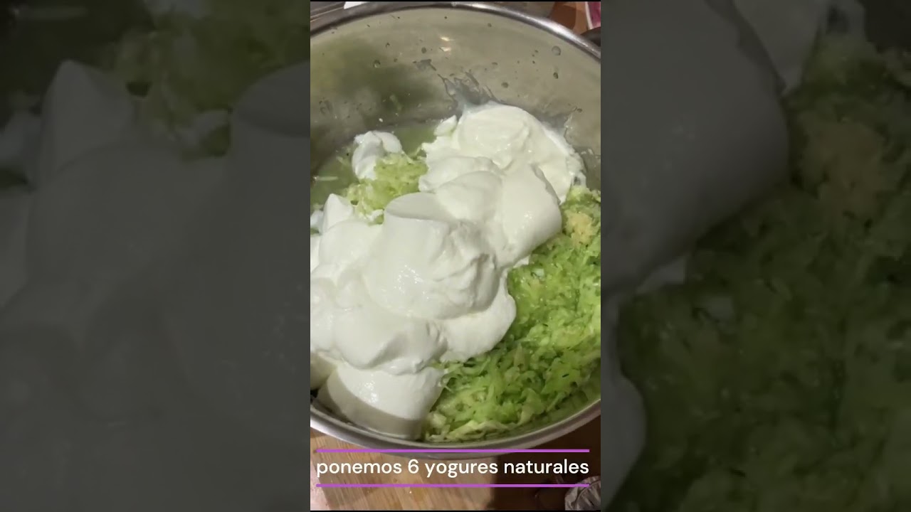 Gazpacho búlgaro!Ingredientes:4pepinos,3 dientes de ajo,6yogures naturales,eneldo sal al gusto!🥒🥒