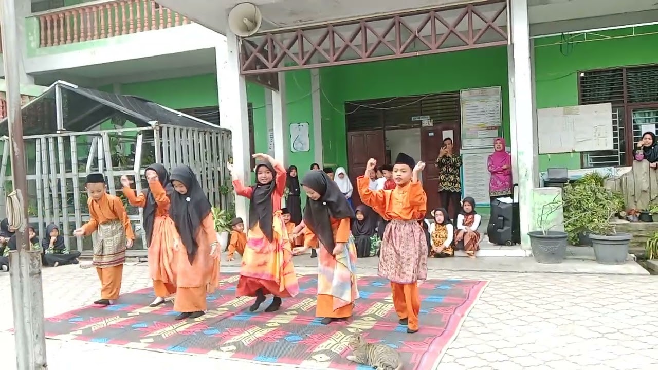 LITERASI PENAMPILAN KLS 2B MIS NURUL HUDA KARIMUN
