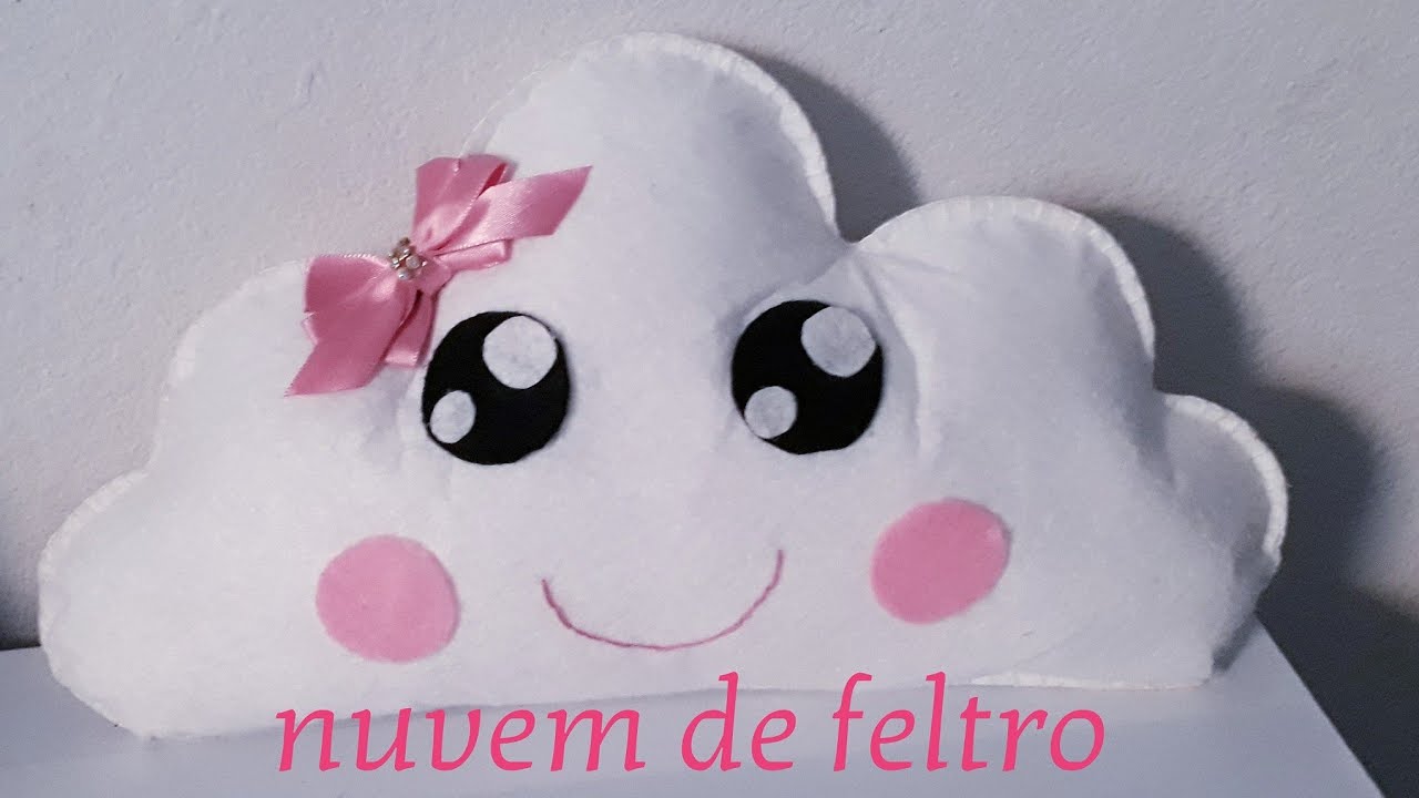almofada nuvem de feltro DIY