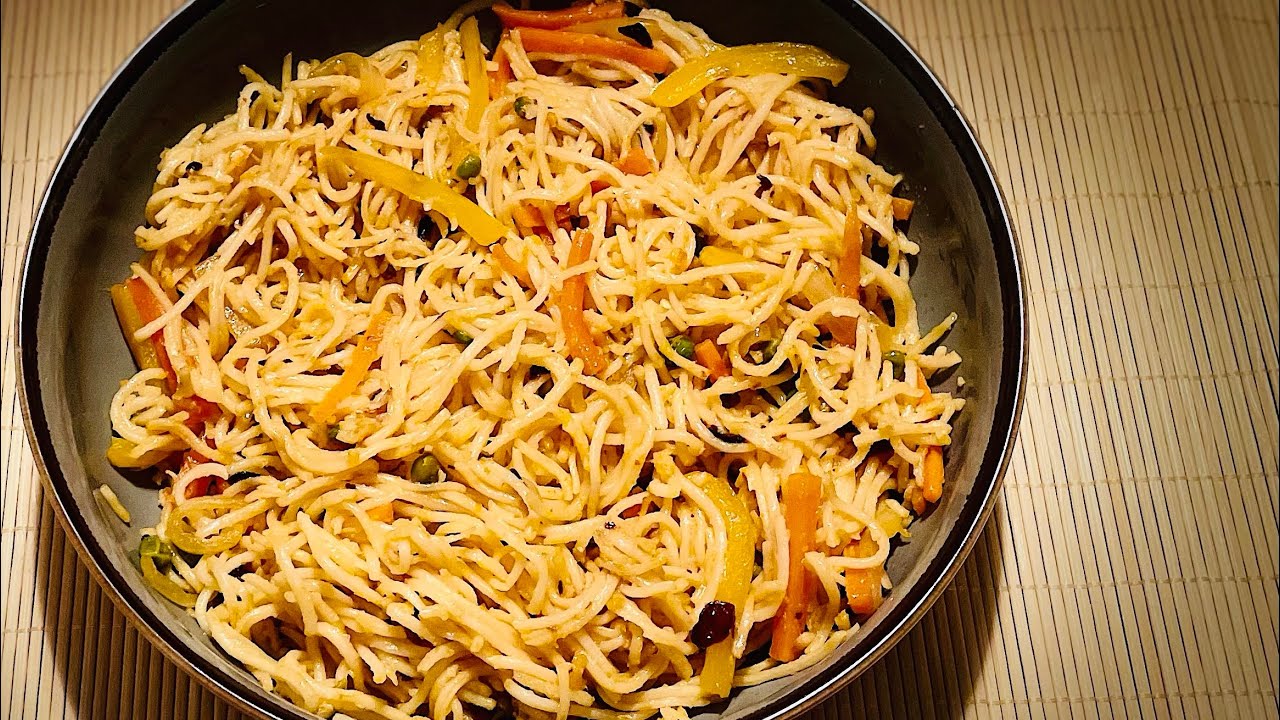 	Spicy Veg Noodles Recipe | Street Style Hakka Noodles at Home 🔥